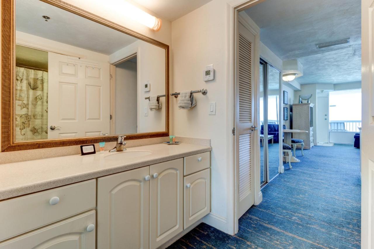 Oceanfront With Kitchen And Wifi Sleeps 6 Daytona Beach