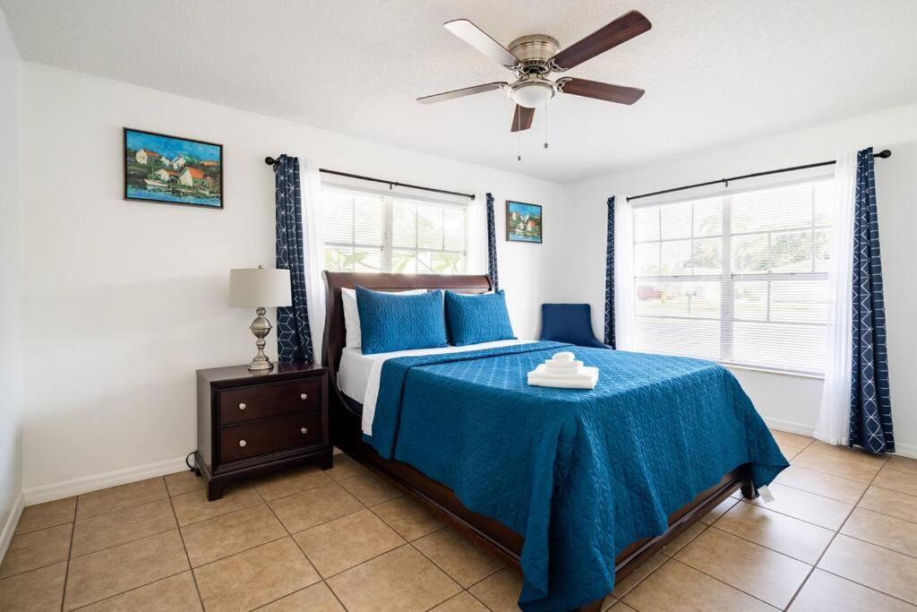 Perfectly Situated 2-br Residential In Largo- Close To Beach And Everything!! * Largo