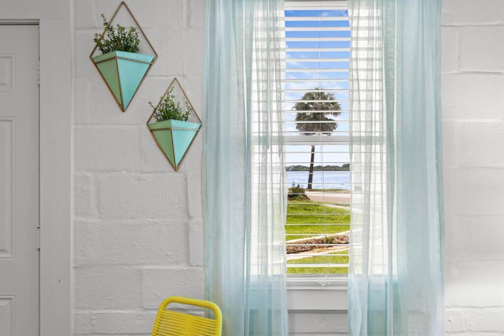 Deco Drive Waterfront 1bed On The Bay *