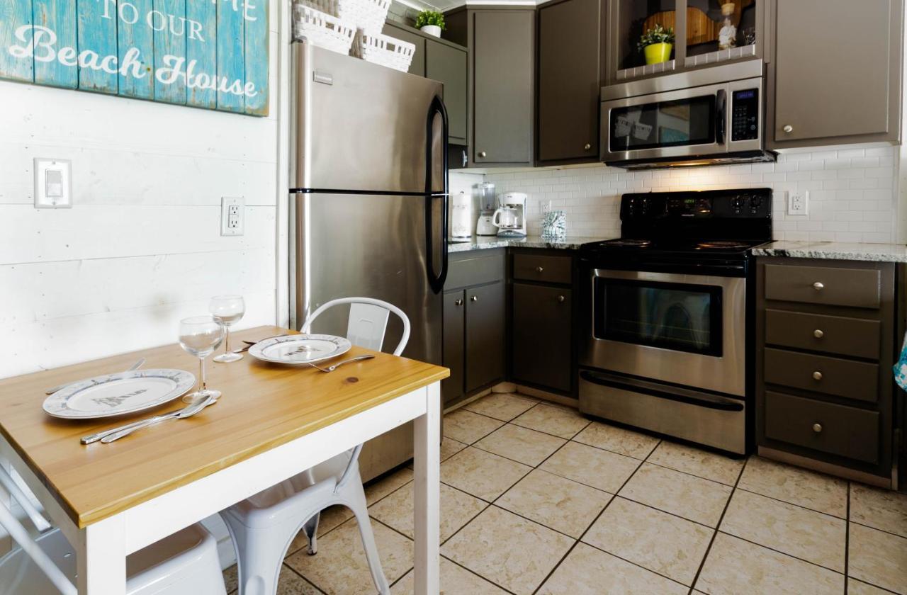 Apartment Beachfront With Free Service!private Balcony *