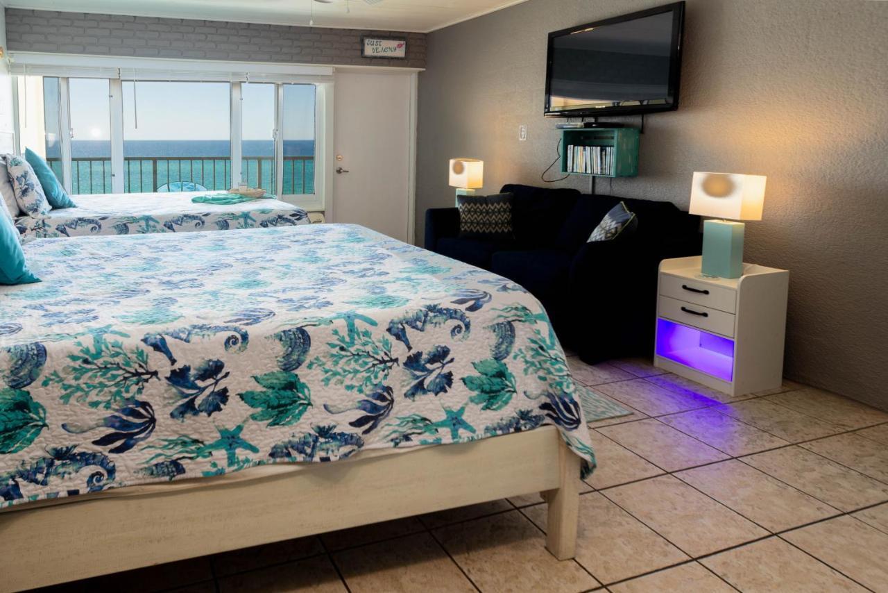 Apartment Beachfront With Free Service!private Balcony *