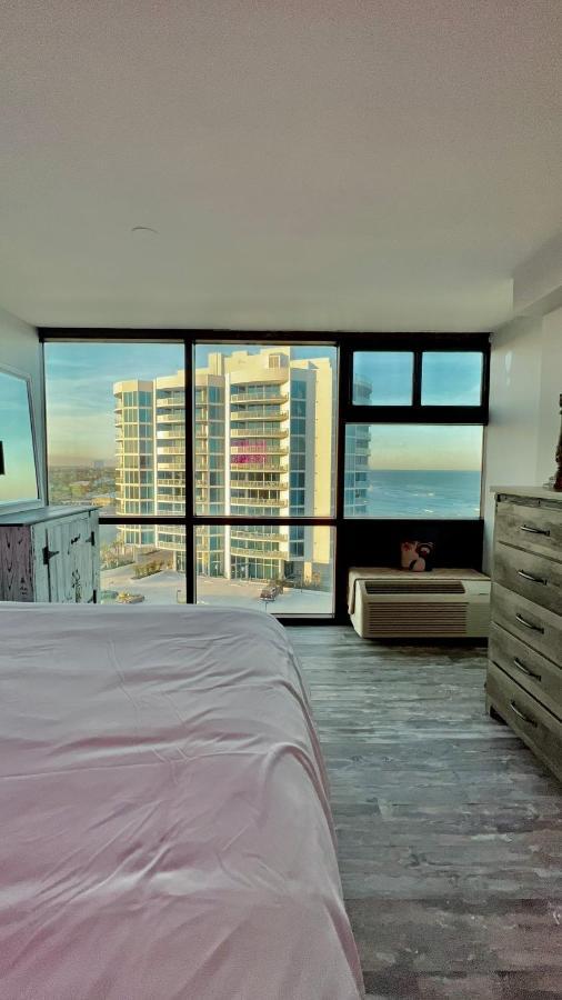 Beachfront Daytona Apartment *