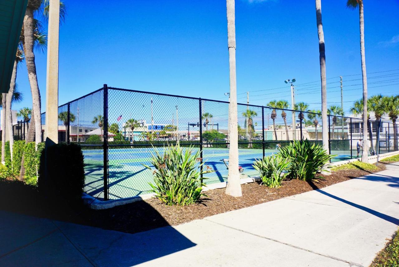 Coconut Grove 5 *