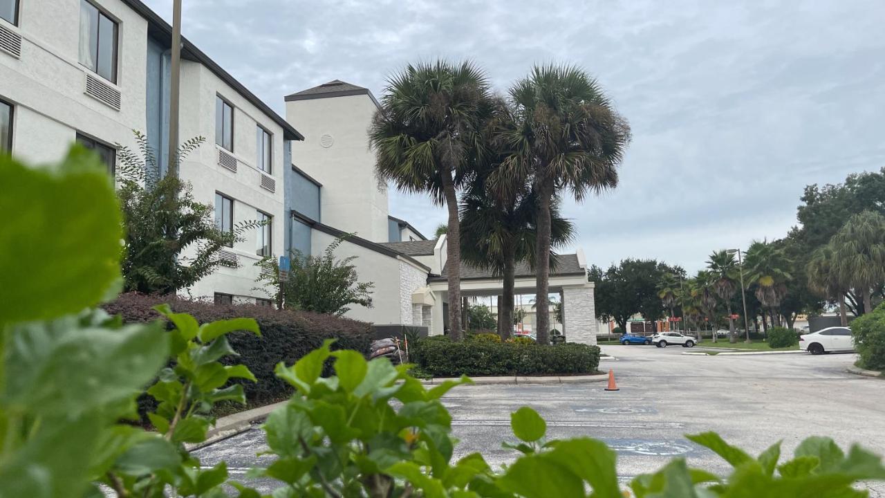 Destiny Palms Maingate West Hotel