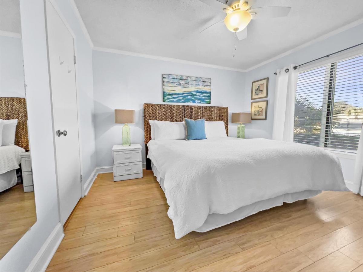 Emerald Shores #1001