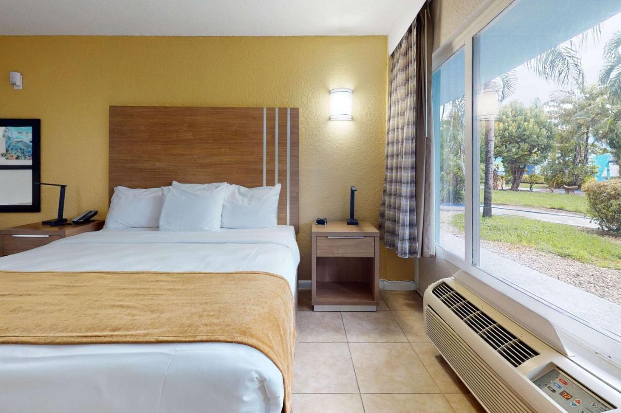 Rodeway & Lauderdale Airport & Cruise Port Hotel Dania Beach