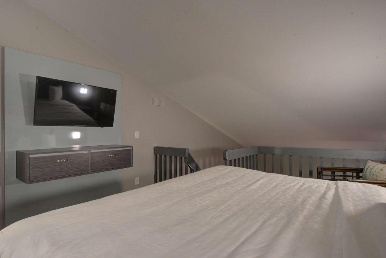 Hotel Clarion Pointe Tampa-brandon Near Fairgrounds And Casino