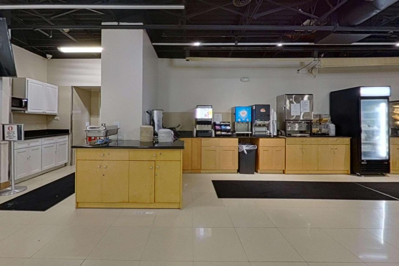 Rodeway & Lauderdale Airport & Cruise Port Hotel 3*