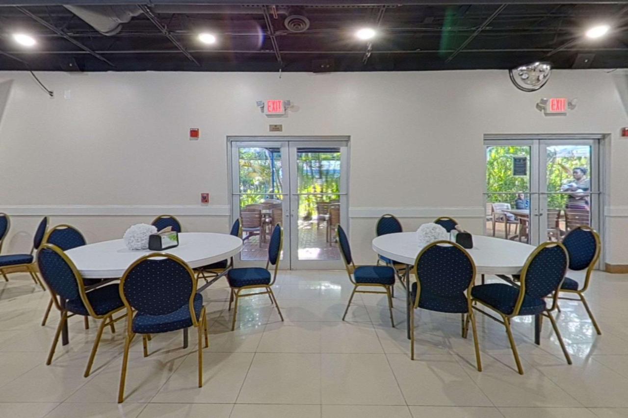 Rodeway & Lauderdale Airport & Cruise Port Fort Lauderdale