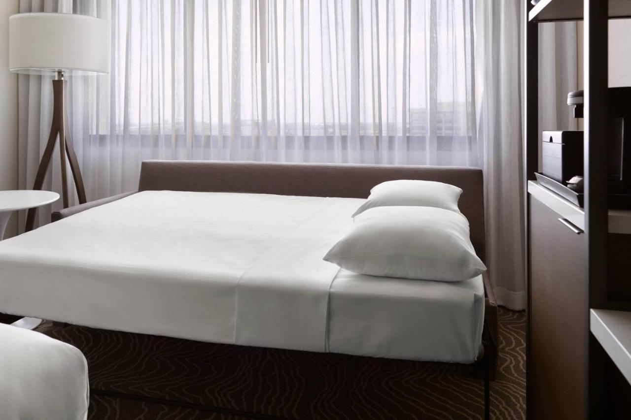 Hotel Marriott Westshore 3*