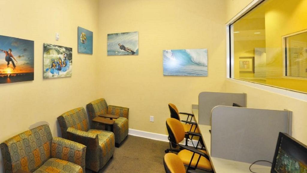 Gorgeous Custom 6bd Hm Loaded With Amenities Themed Rooms, Private Pool