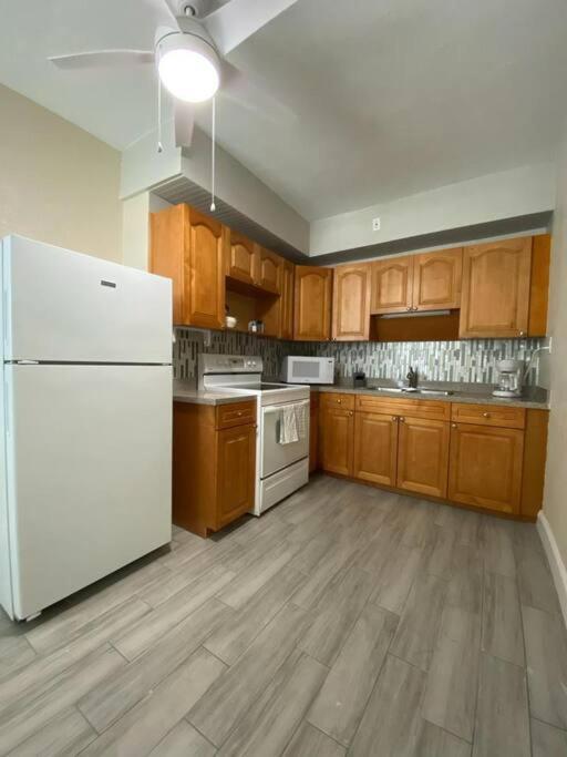 Beautiful In Tampa-a Apartment