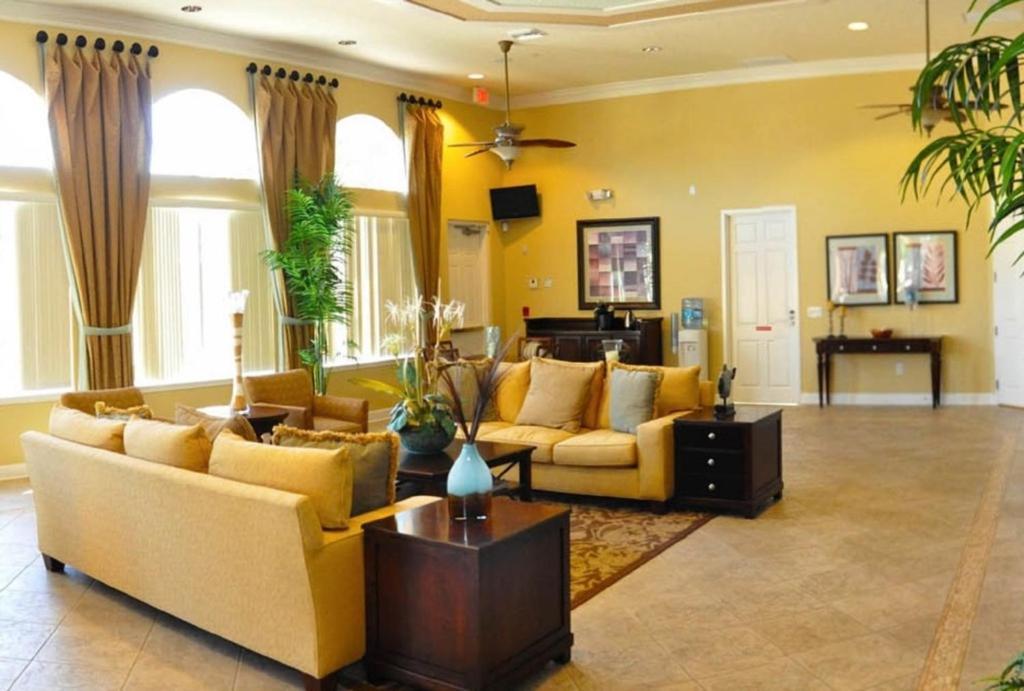 Gorgeous Custom 6bd Hm Loaded With Amenities Themed Rooms, Private Pool *