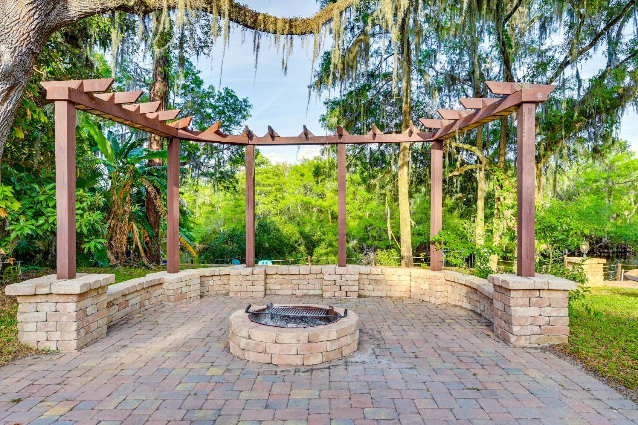 Holiday home Spacious Vacation With Pool And Dock Tampa