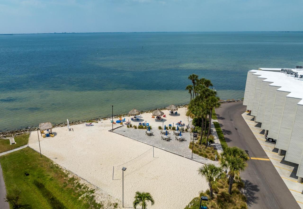 Wake Up To Ocean Views From Your Private Balcony Holiday home Tampa