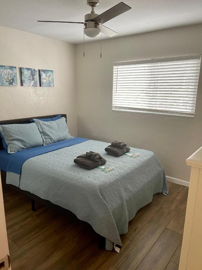 Lovely 2 Bedroom 1 Bathroom Minutes From The *
