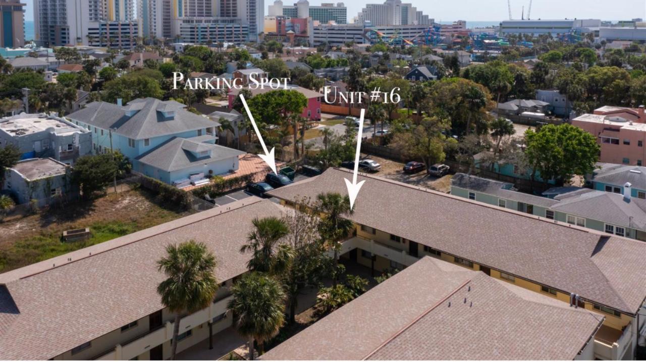 Lovely 2 Bedroom 1 Bathroom Minutes From The