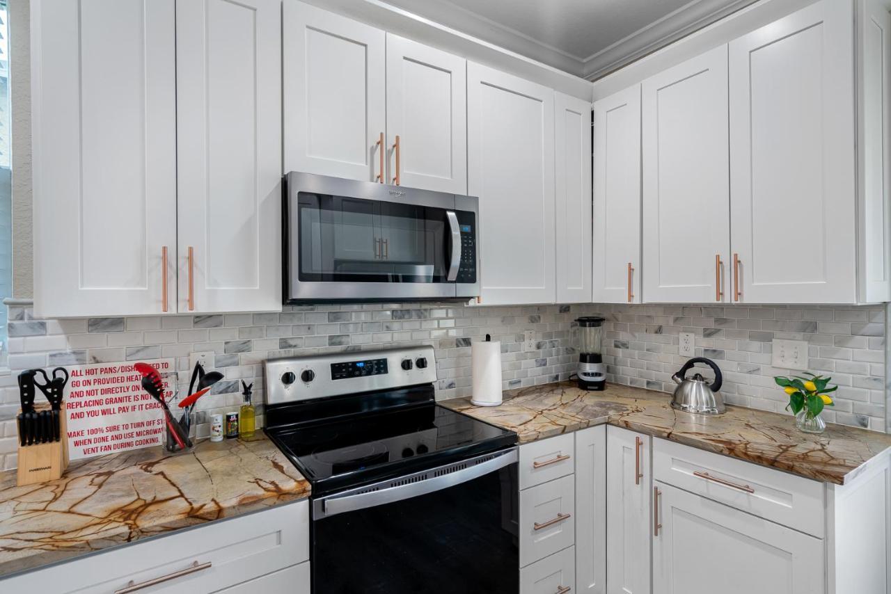 Cozy And Spacious 4br House With Pool In Holiday home
