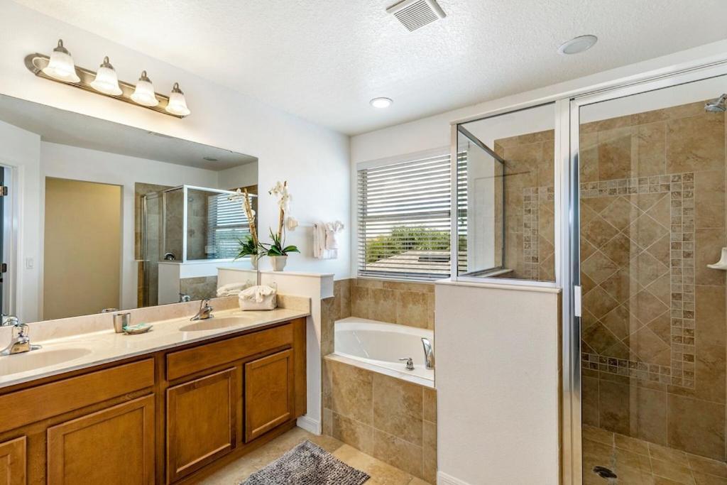 #469-fabulous 6 Bed With Private Pool/spa, Extended Deck And A Conservation View *