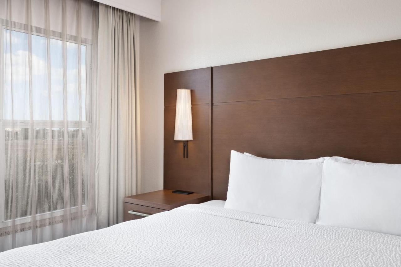 By Marriott Daytona Speedway/airport Hotel Daytona Beach