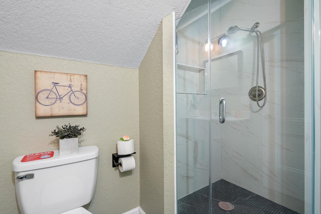 Cozy And Spacious 4br House With Pool In Holiday home