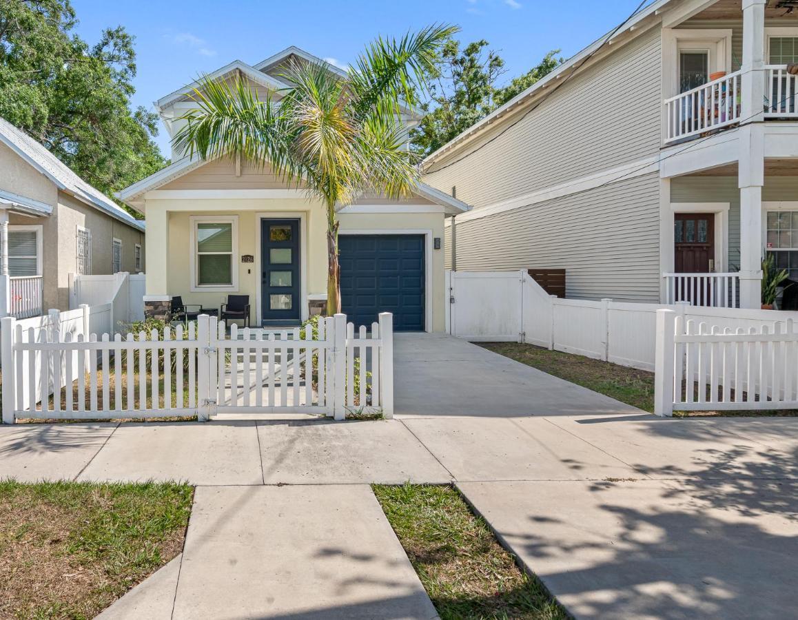 Cozy And Spacious 4br House With Pool In Holiday home