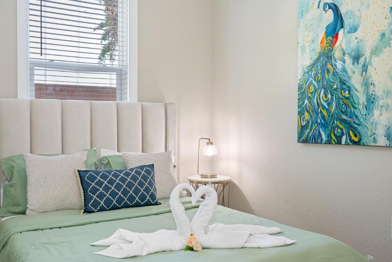 Cozy And Spacious 4br House With Pool In Holiday home Tampa