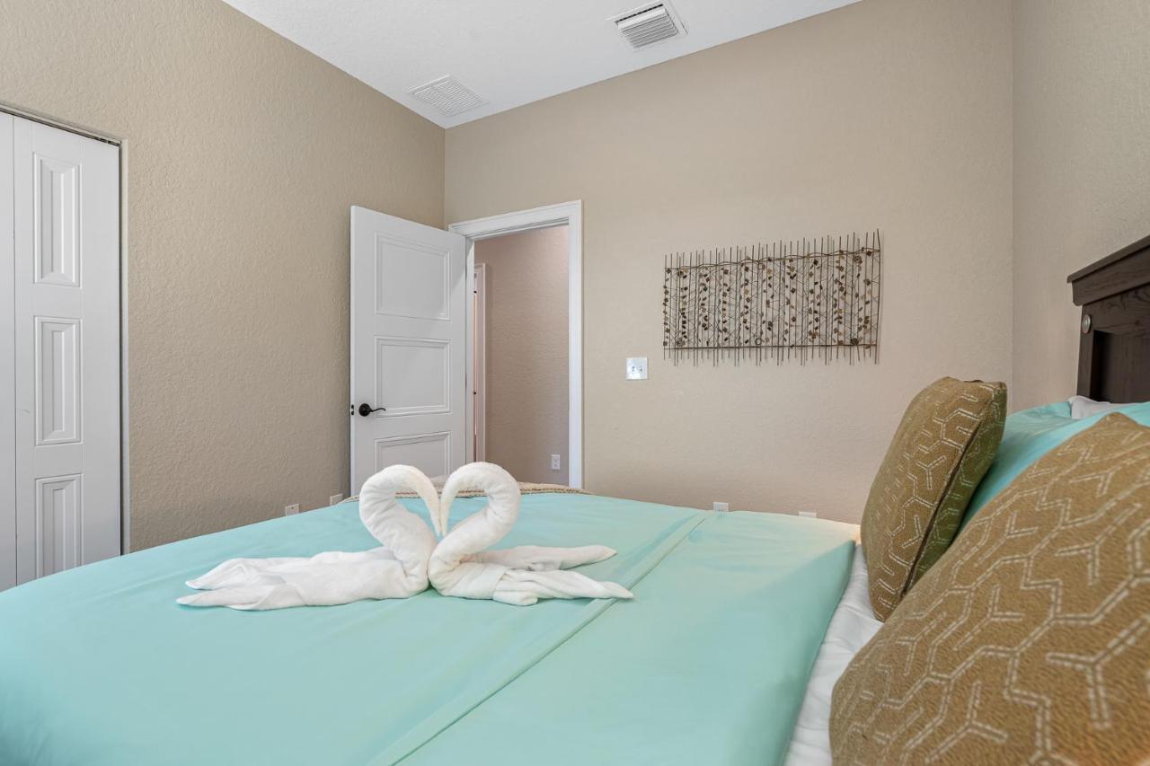 Cozy And Spacious 4br House With Pool In Holiday home Tampa