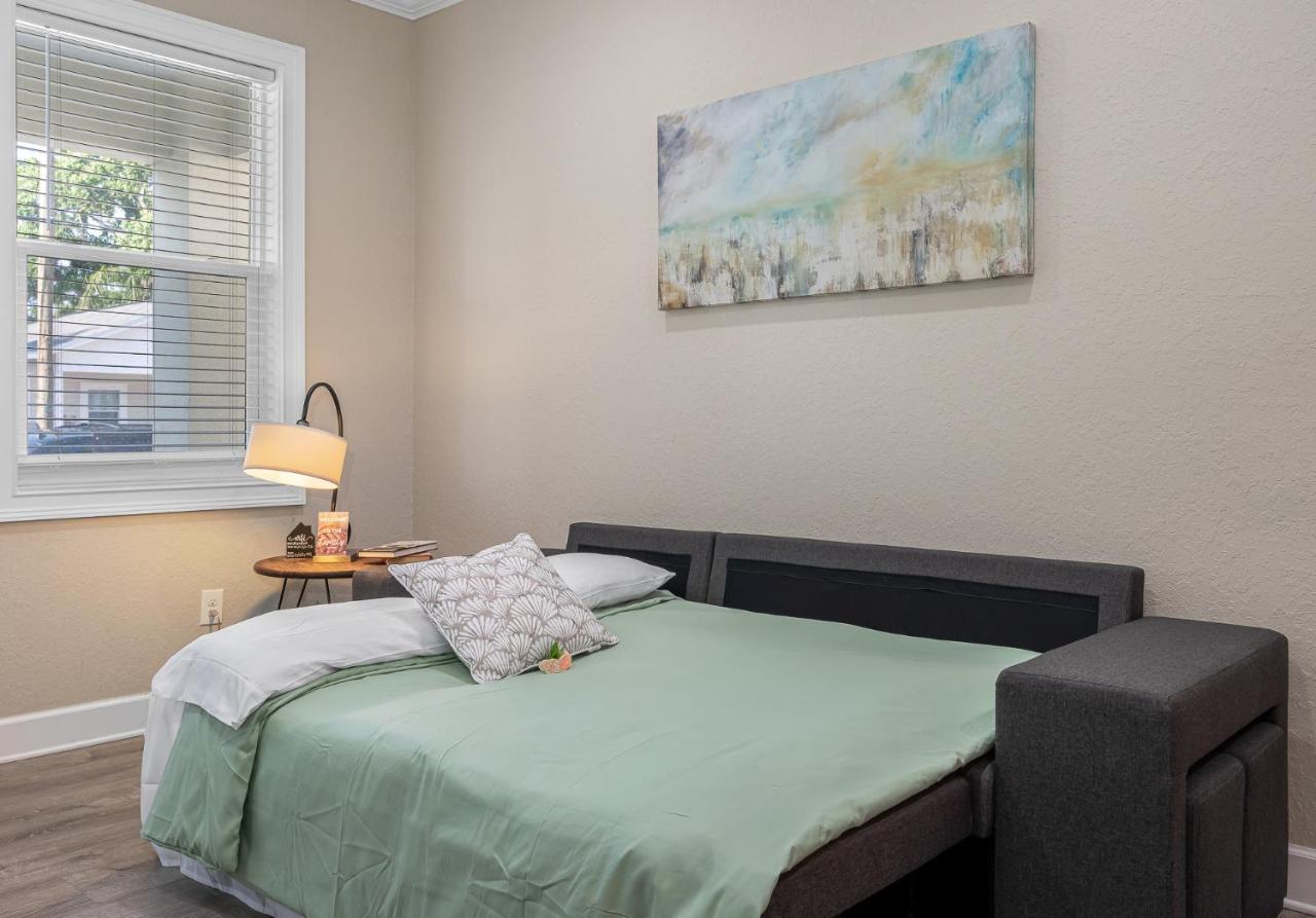 Cozy And Spacious 4br House With Pool In Holiday home Tampa