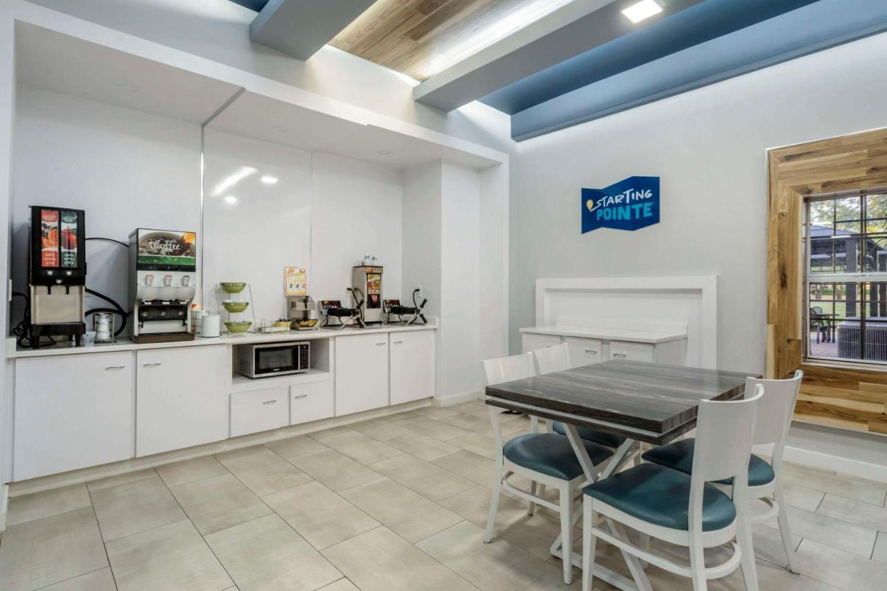 Clarion Pointe Tampa-brandon Near Fairgrounds And Casino Hotel 2*