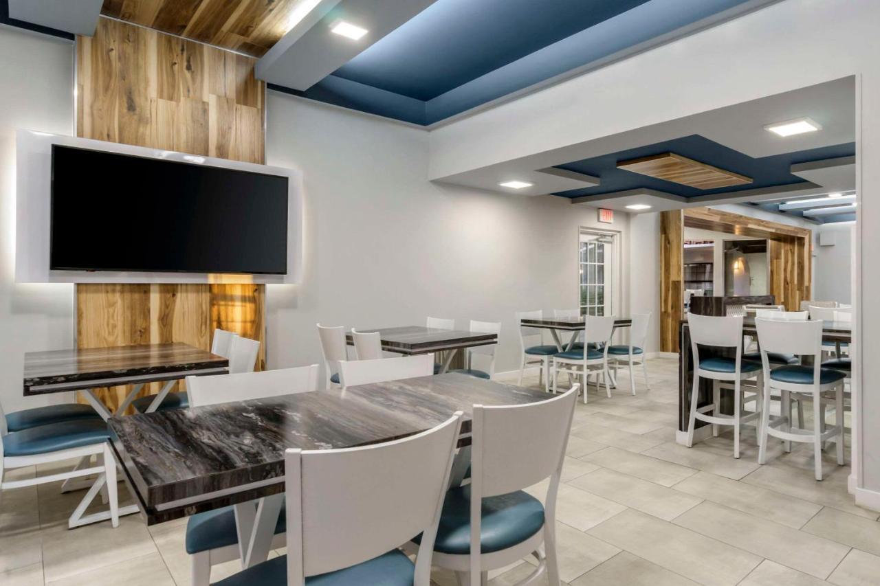 Clarion Pointe Tampa-brandon Near Fairgrounds And Casino Hotel