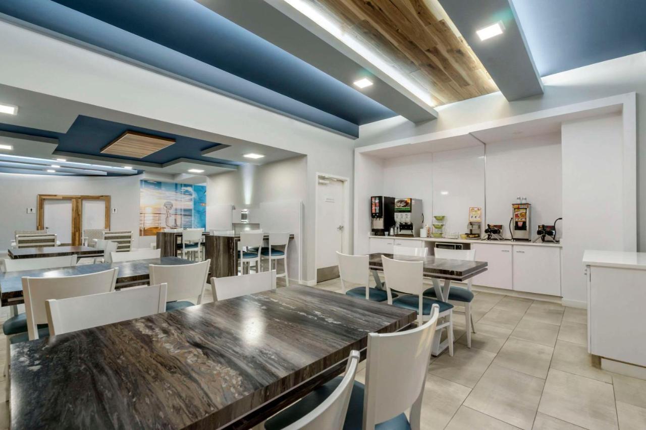 Hotel Clarion Pointe Tampa-brandon Near Fairgrounds And Casino