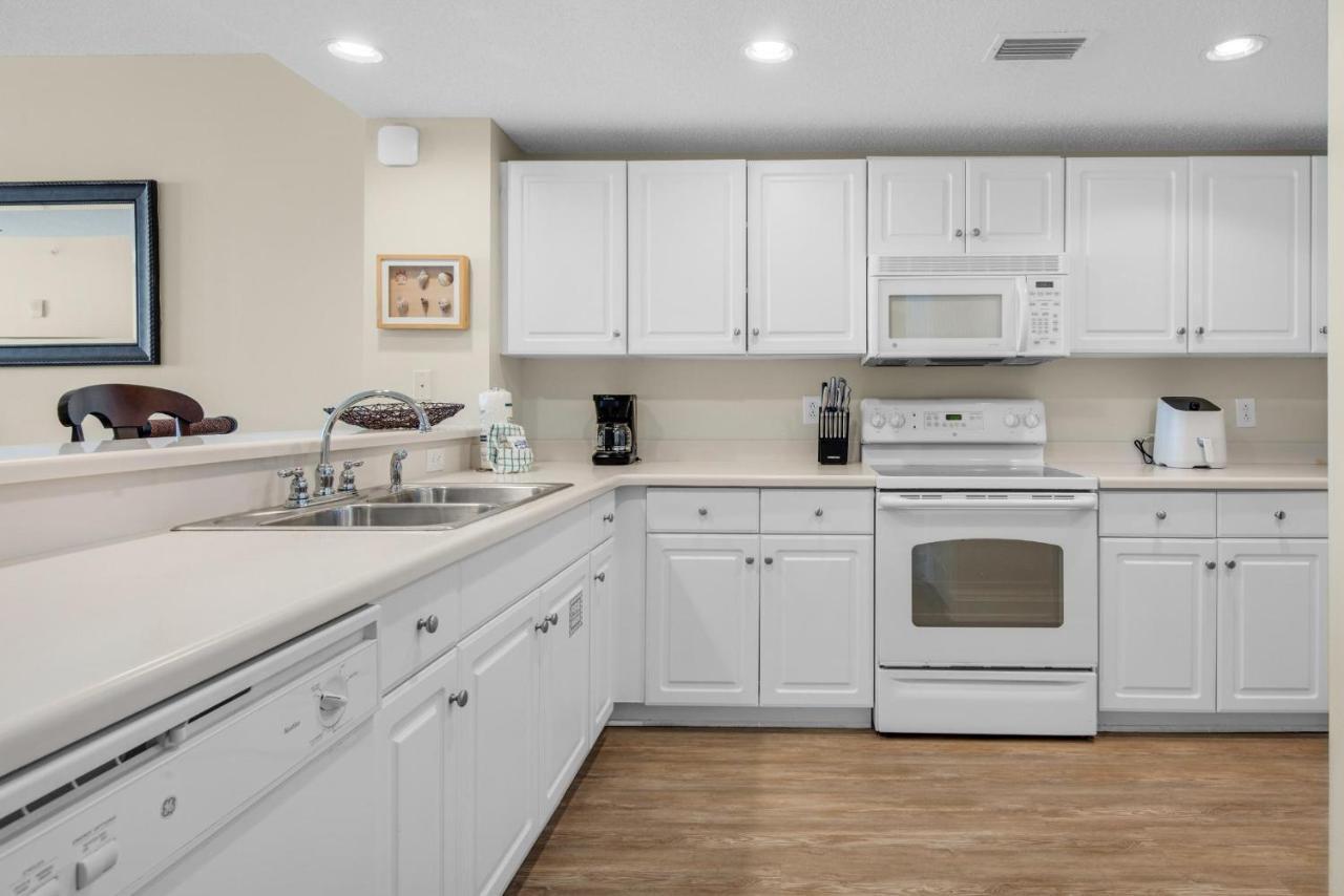 Majestic Towers 2-1708 Apartment Panama City Beach