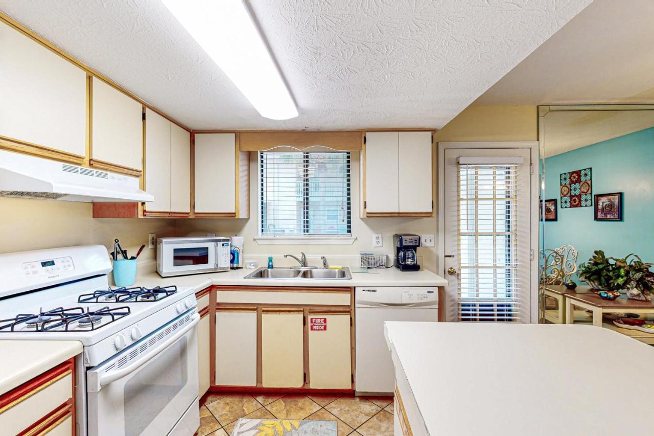 Gulf Highland 117 W. Leslie Lane * Panama City Beach