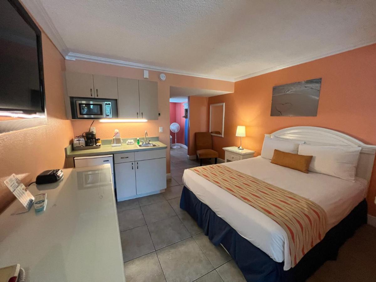 Pelican Pointe Clearwater Motel 3*