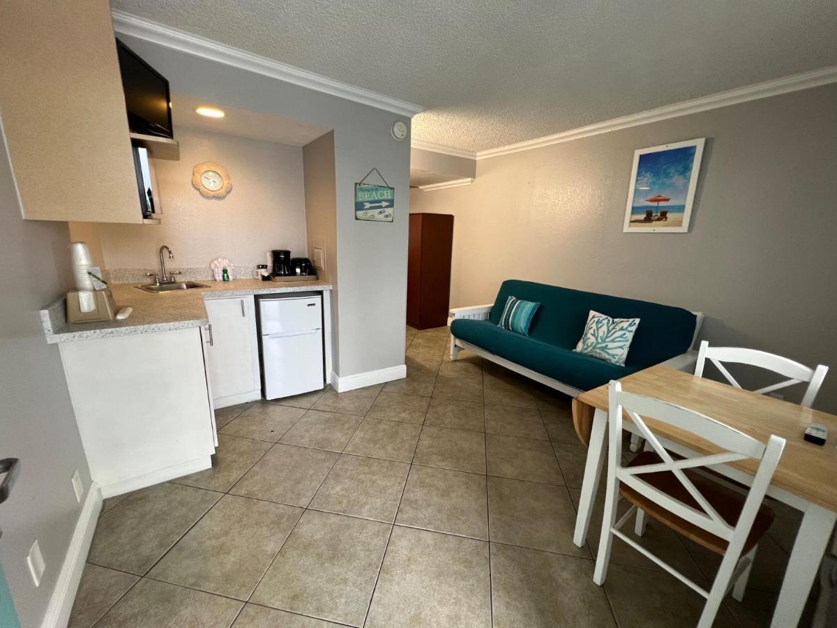 Pelican Pointe Clearwater Motel