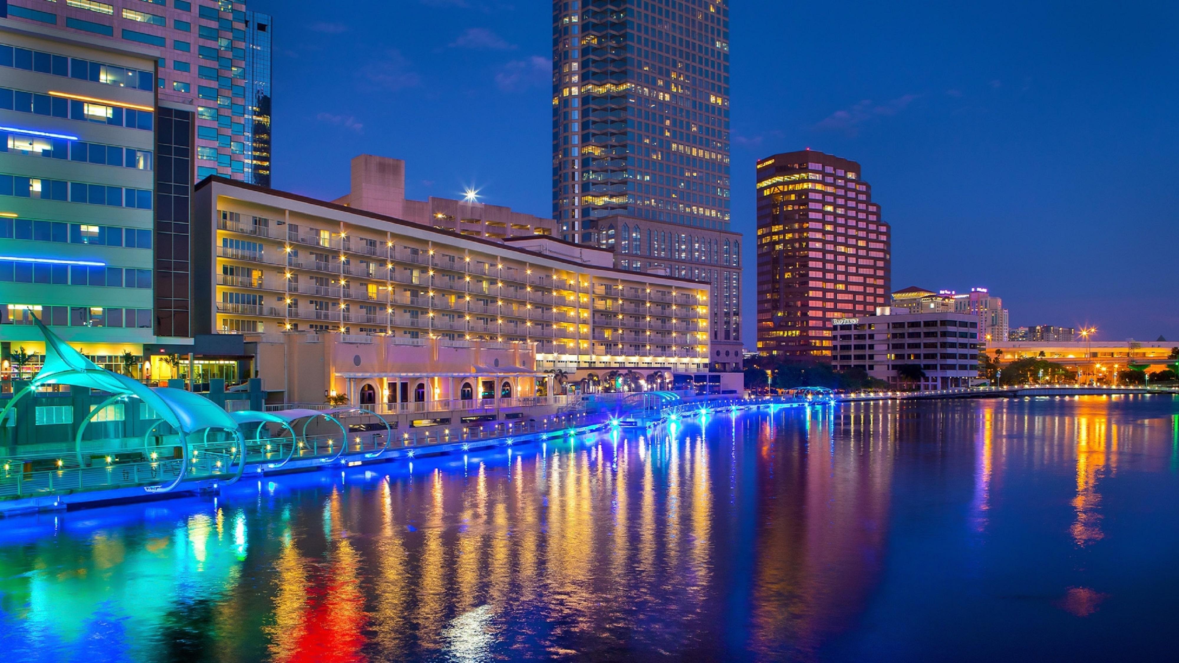 Hotel Riverwalk