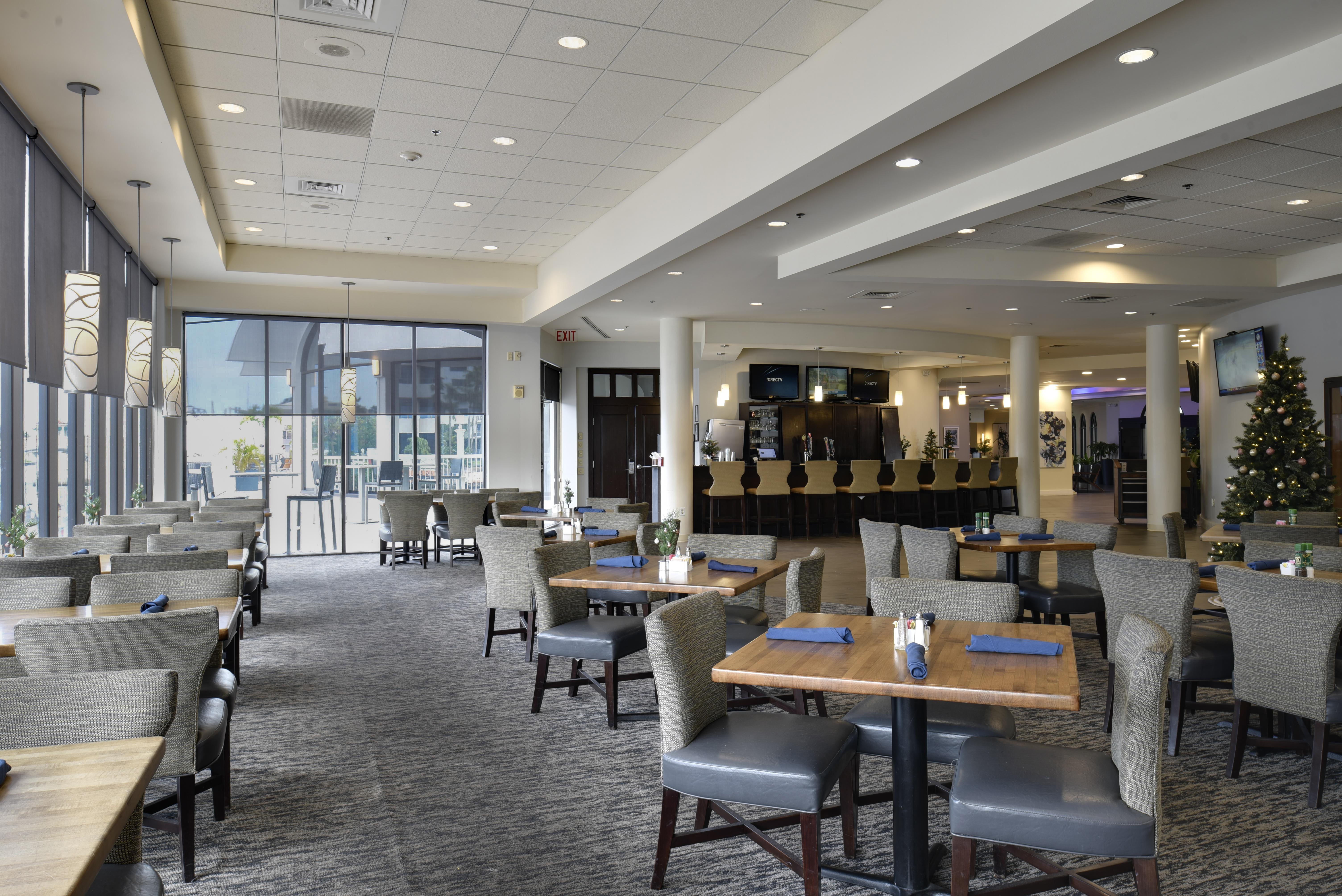 Hotel Riverwalk 4*