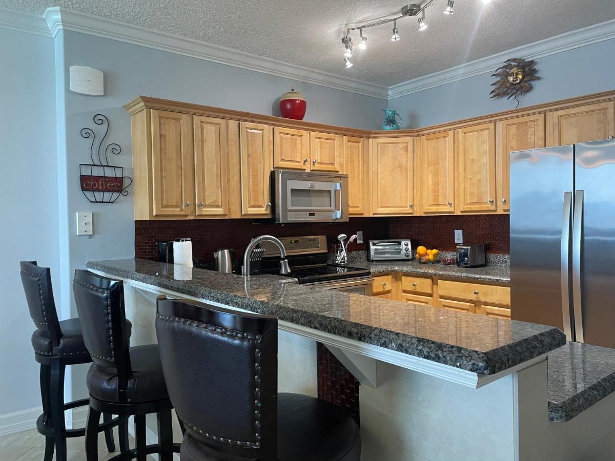 Apartment Tropic Winds 1701 Premium Corner Unit With 2 Parkings! Free Chairs Service!