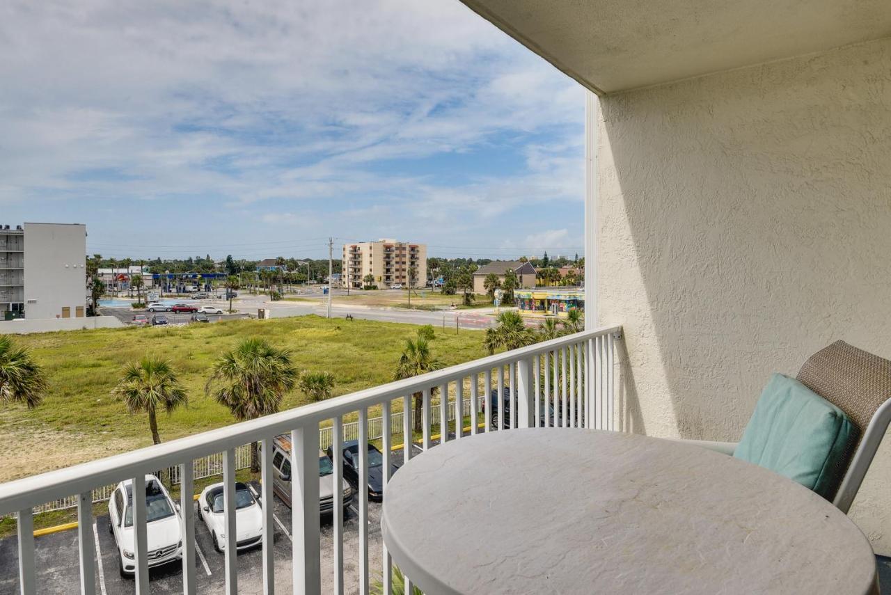 Daytona Vacation With Community Pool! Apartment Daytona Beach