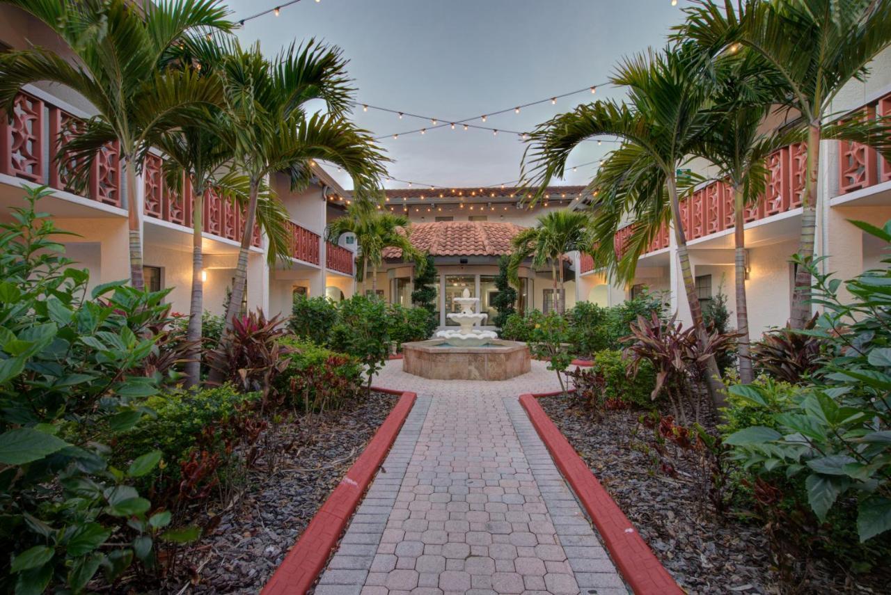 Clarion Pointe Tampa-brandon Near Fairgrounds And Casino 2*