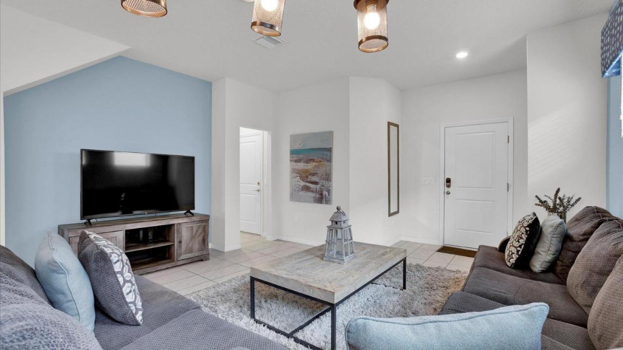 5448 Misty Oak *