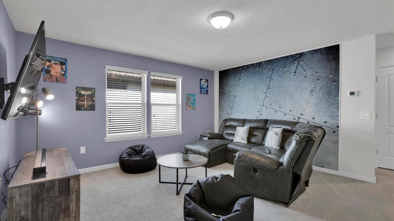 5448 Misty Oak * Davenport