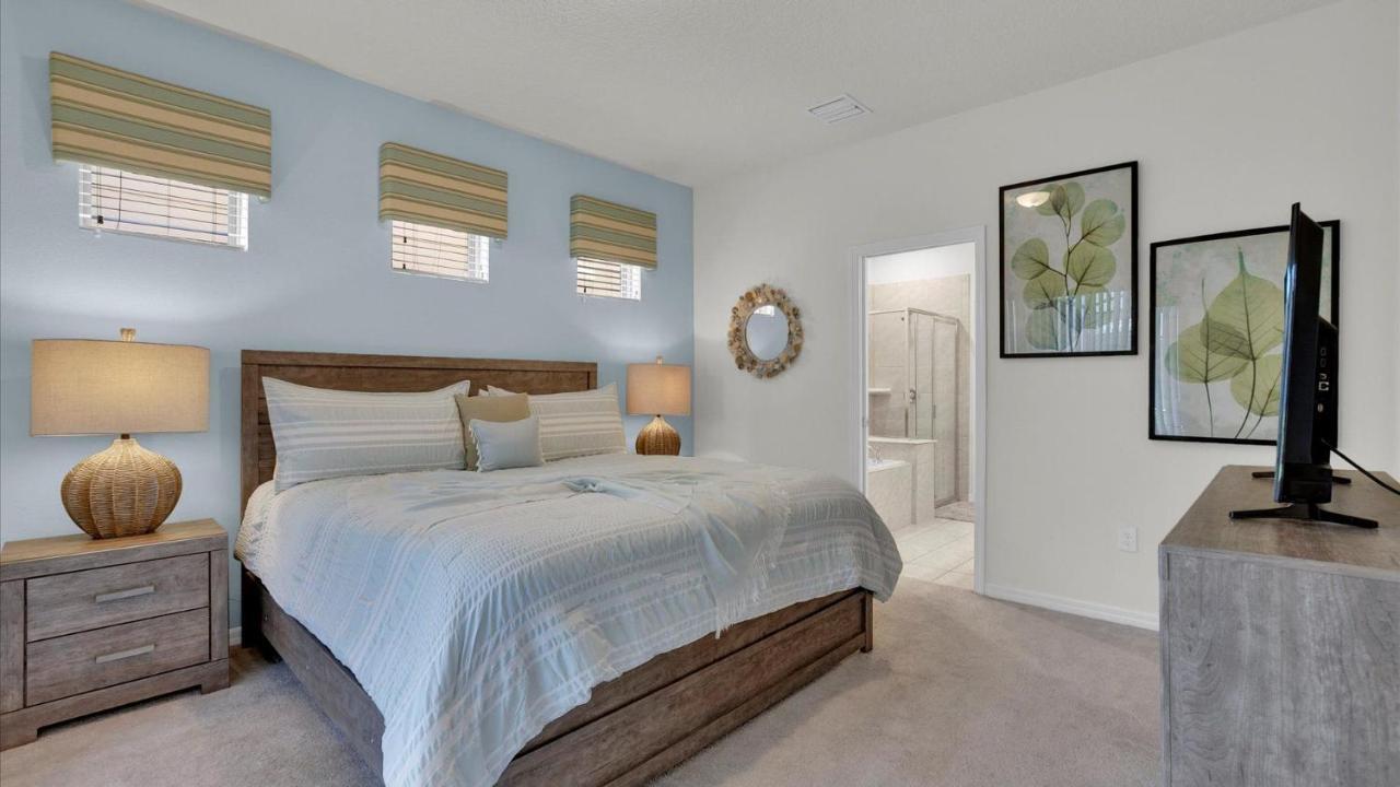 5448 Misty Oak *