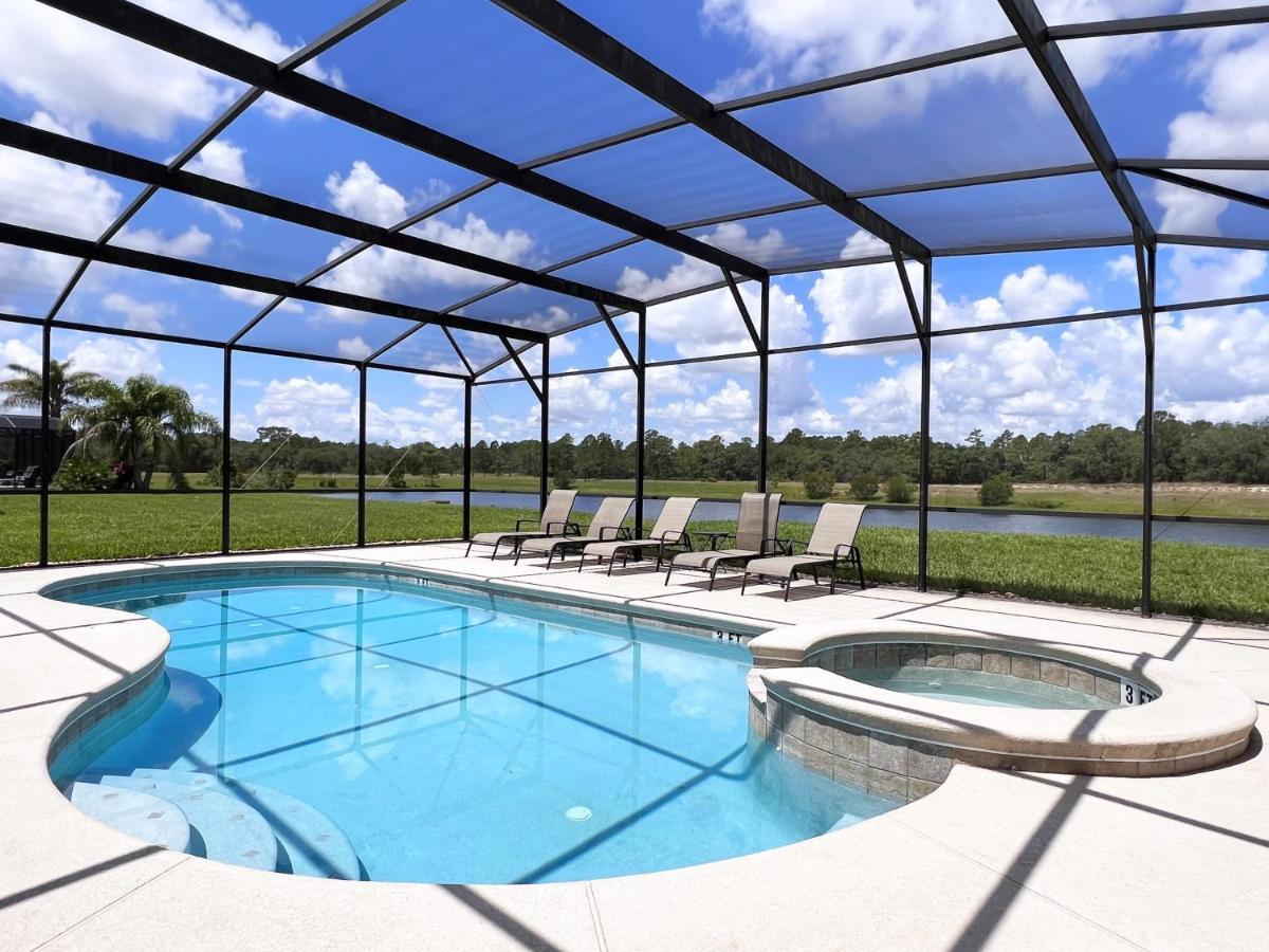 Watersong 339, Five Bedroom Pool Holiday home