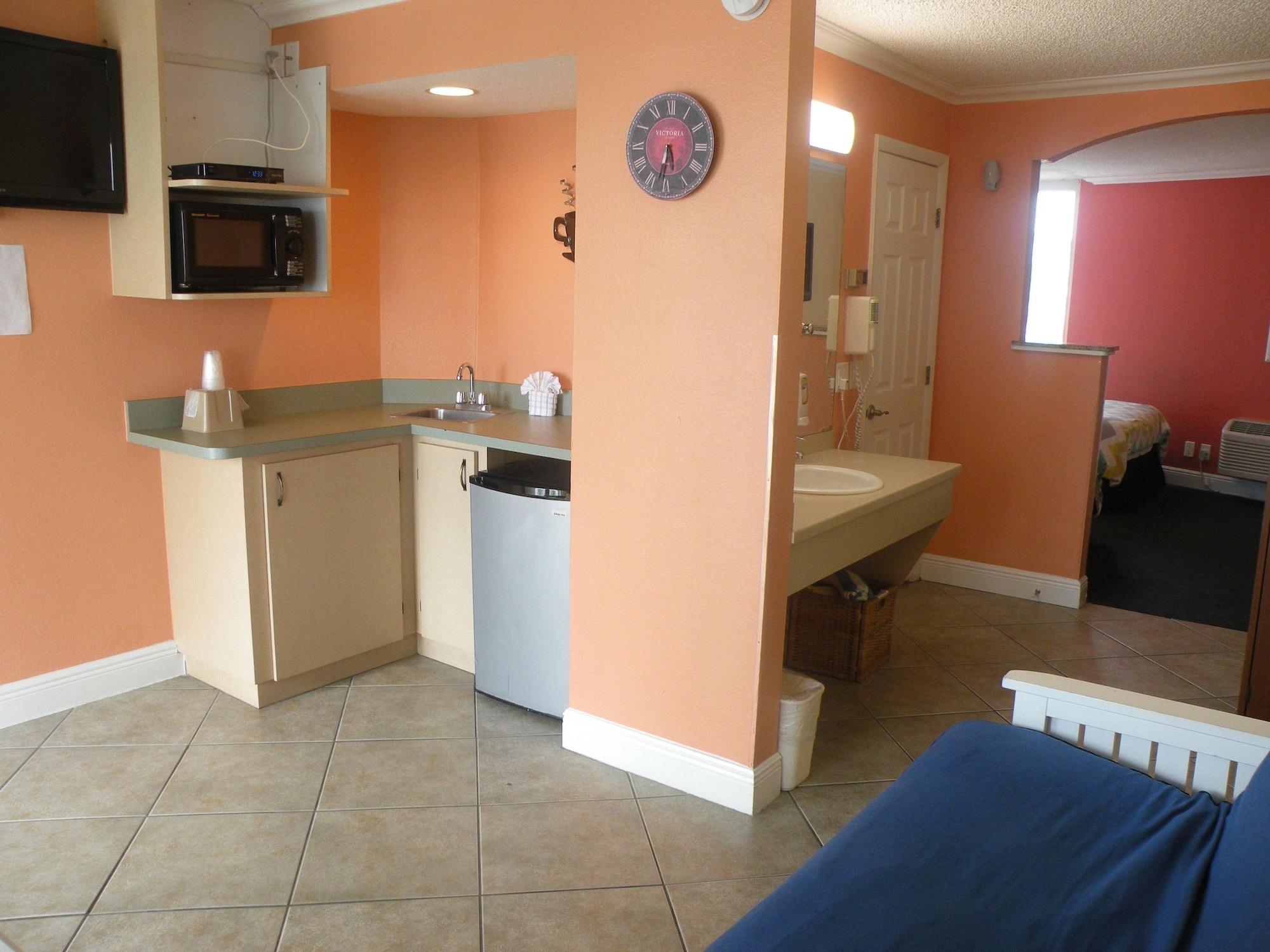 Pelican Pointe Clearwater Motel