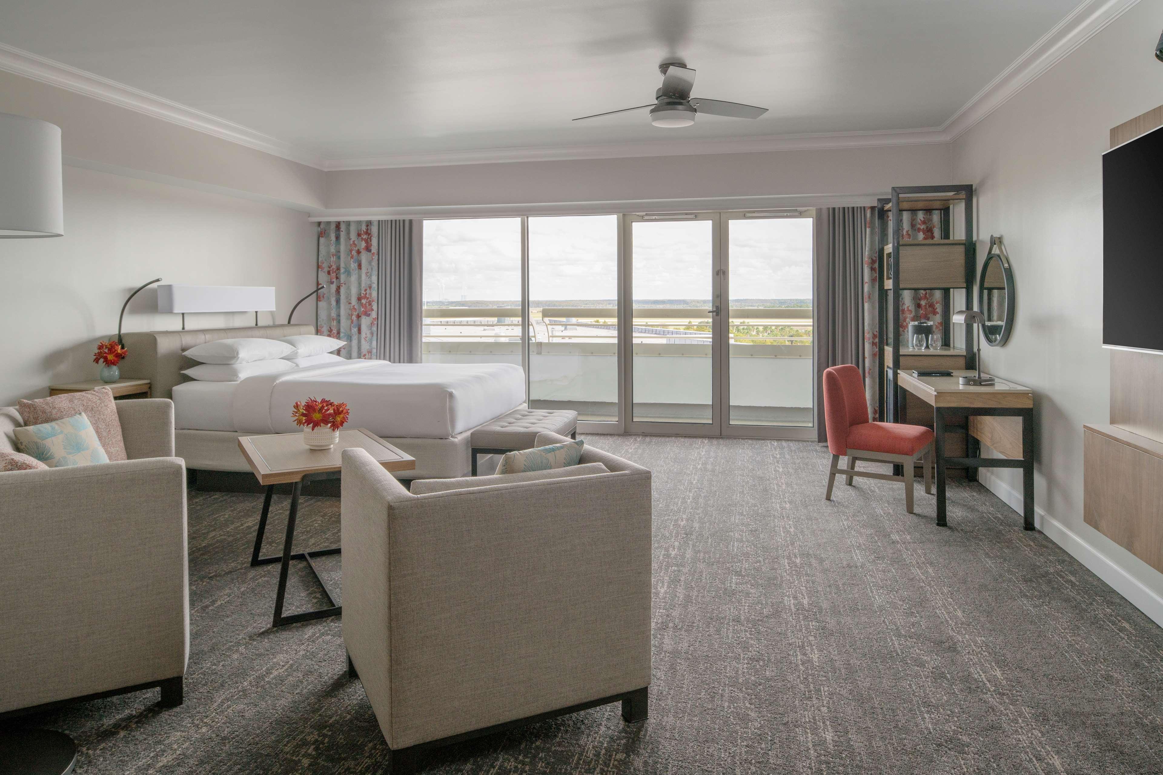 Hyatt Regency International Airport 4*