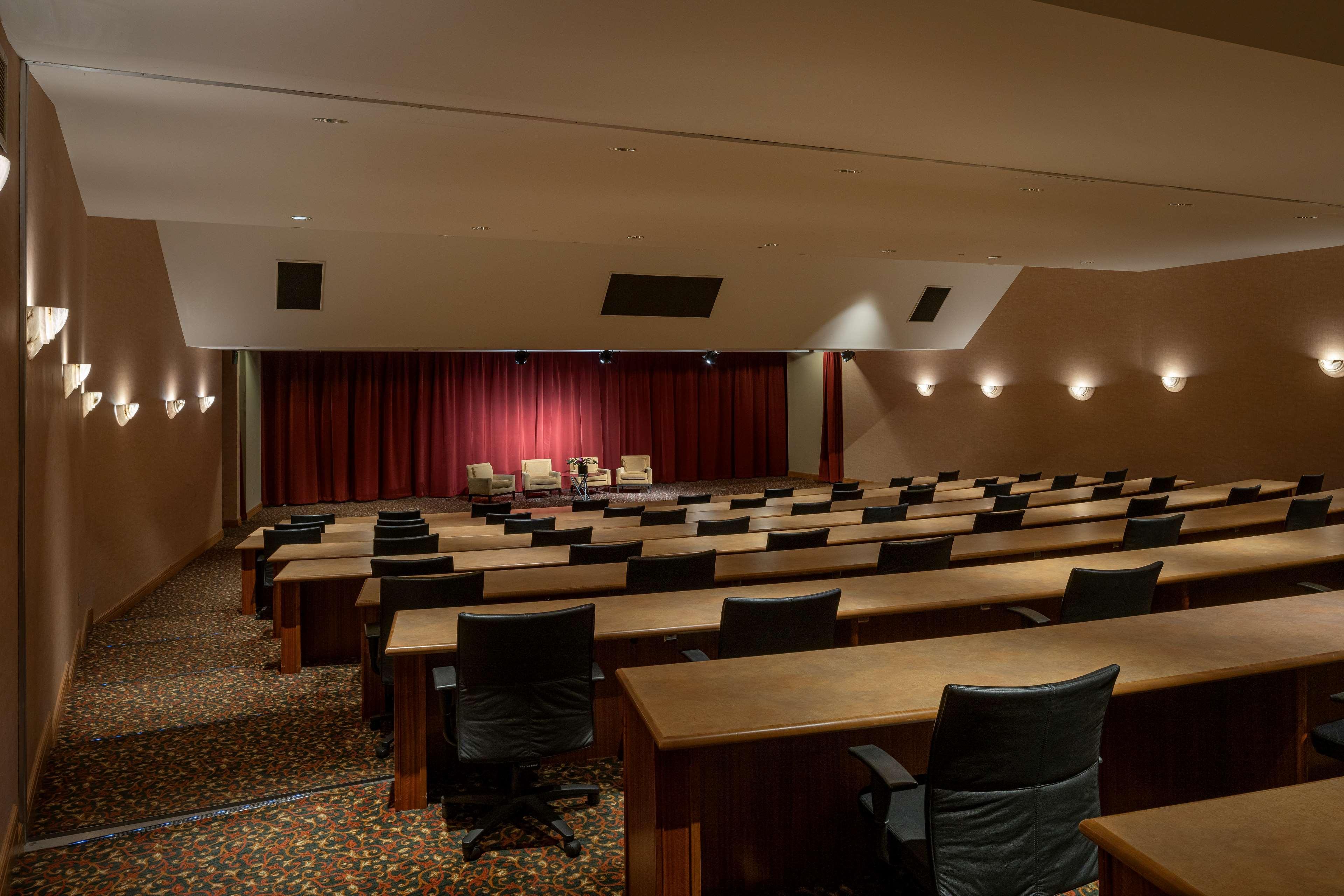 Hyatt Regency International Airport Hotel