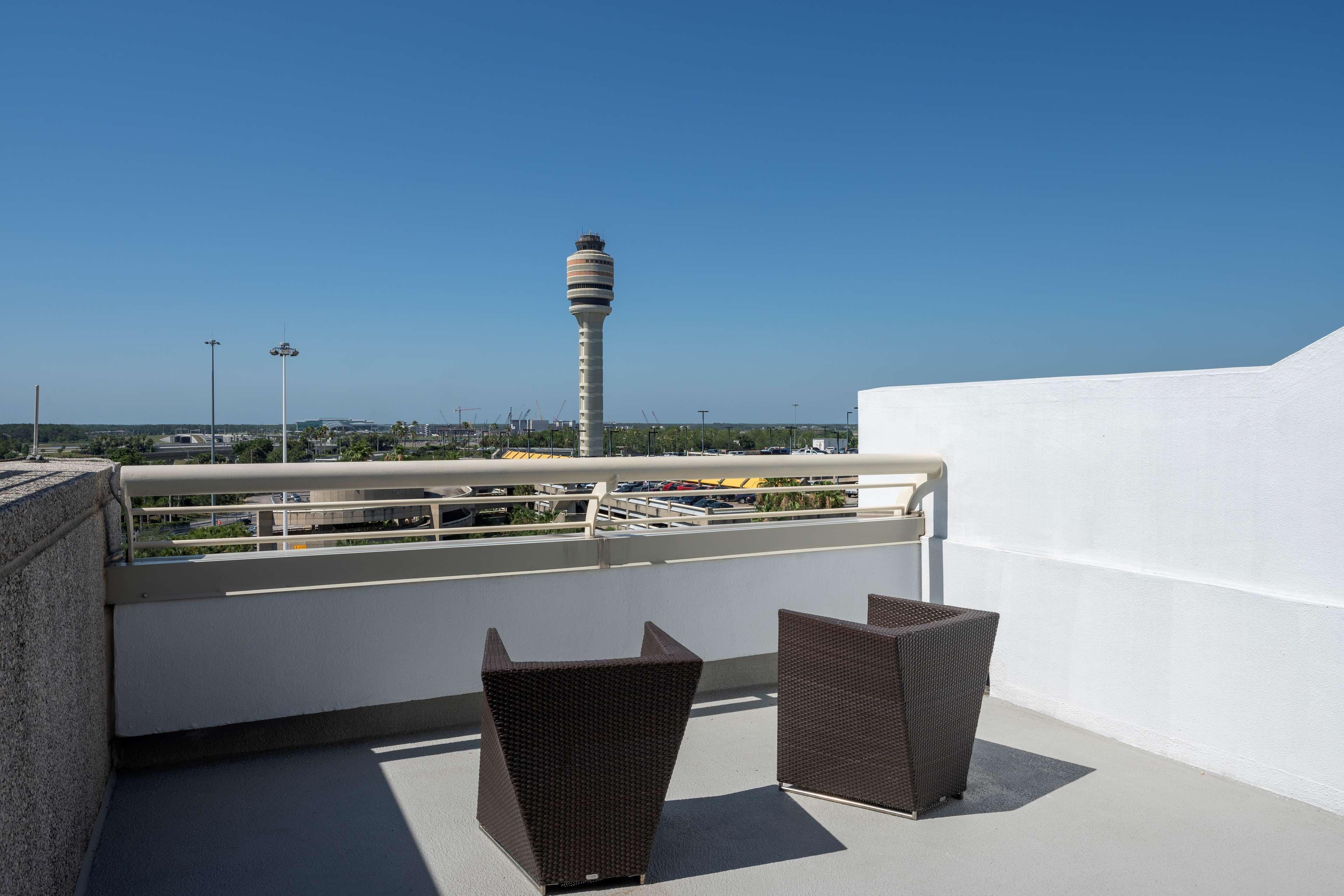 Hyatt Regency International Airport 4*