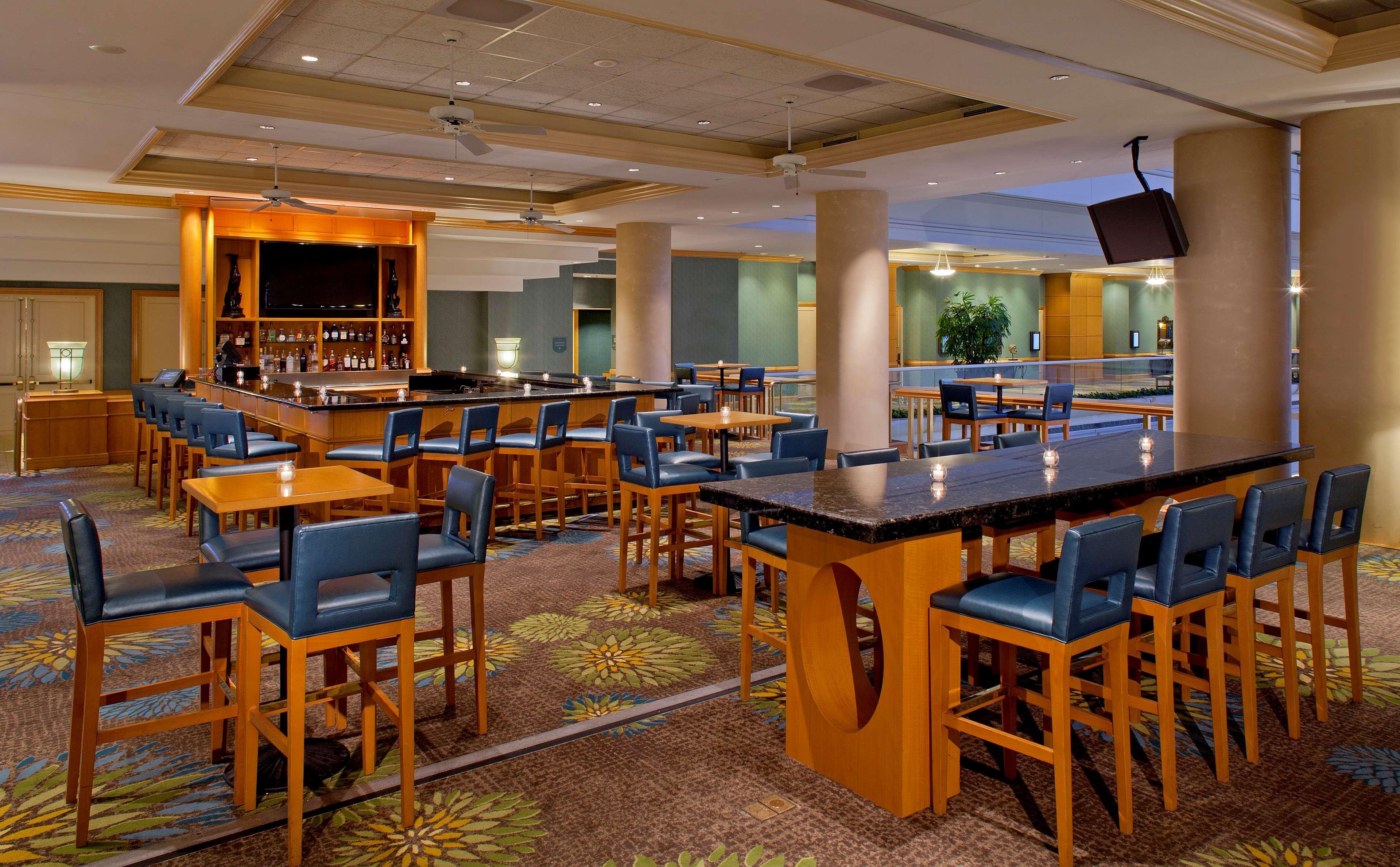 Hyatt Regency International Airport Hotel 4*